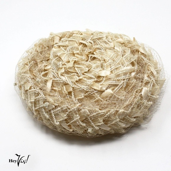 Vintage 1950s Ivory Cream Woven Mesh Ribbon Pillbox Hat with Veil - Hey Viv - Picture 4 of 6